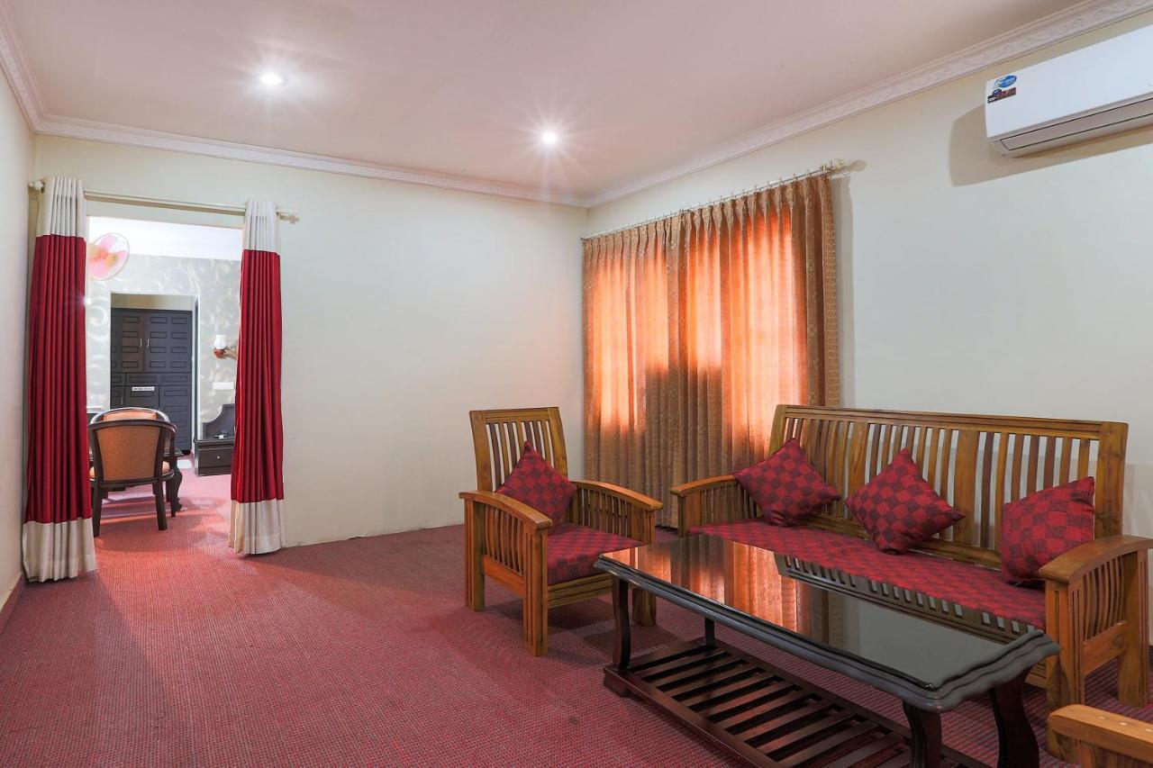 Capital O 46475 Gd International Redfort Hotel Nilambūr Exterior foto
