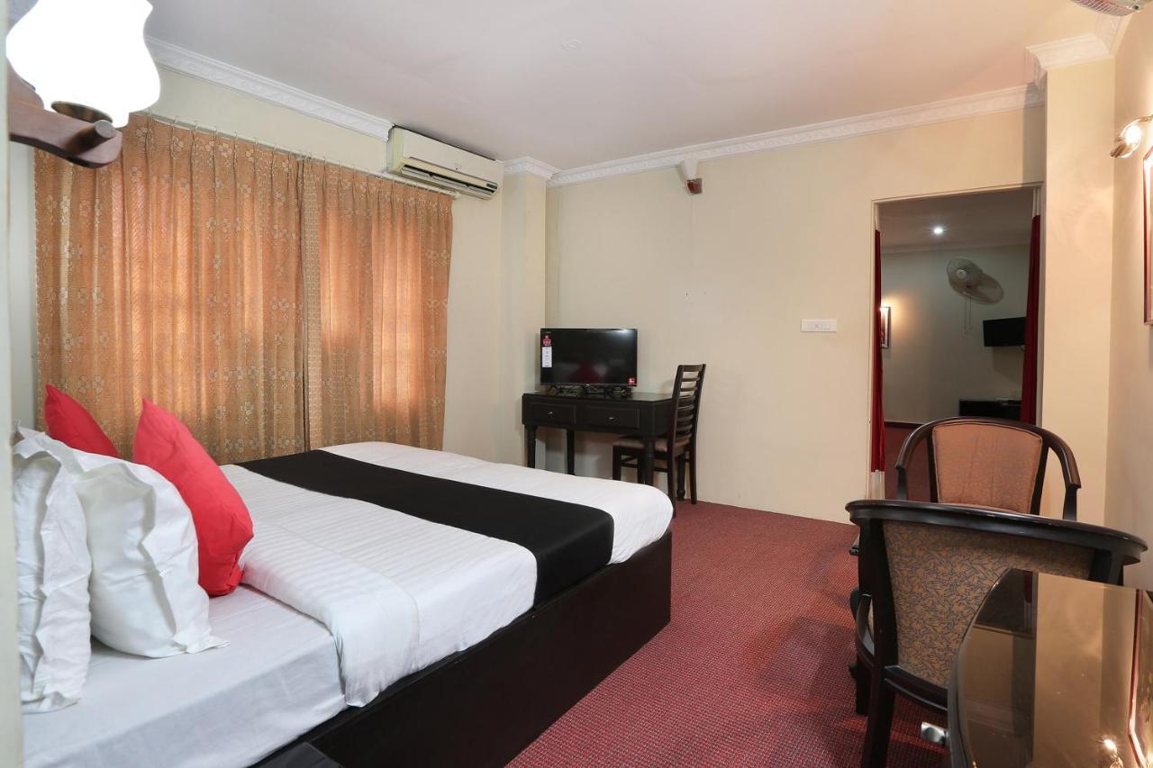 Capital O 46475 Gd International Redfort Hotel Nilambūr Exterior foto